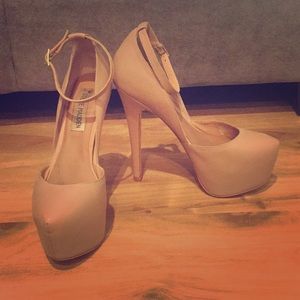 Steve Madden Deeny size 6